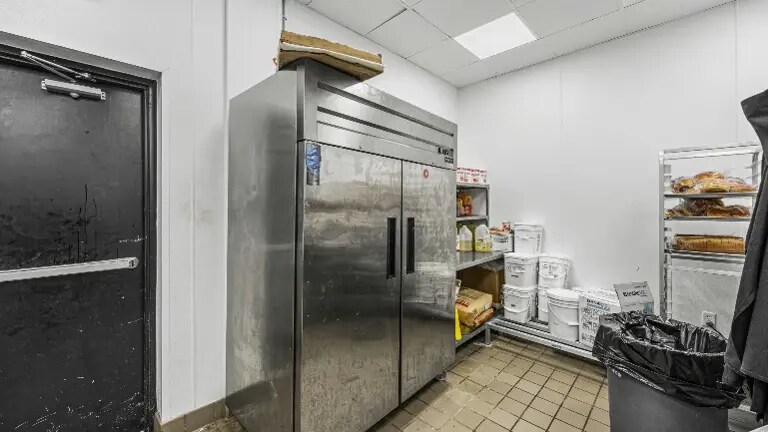 More Photos Of 10407 Highway 6, Missouri City Storefront For Lease