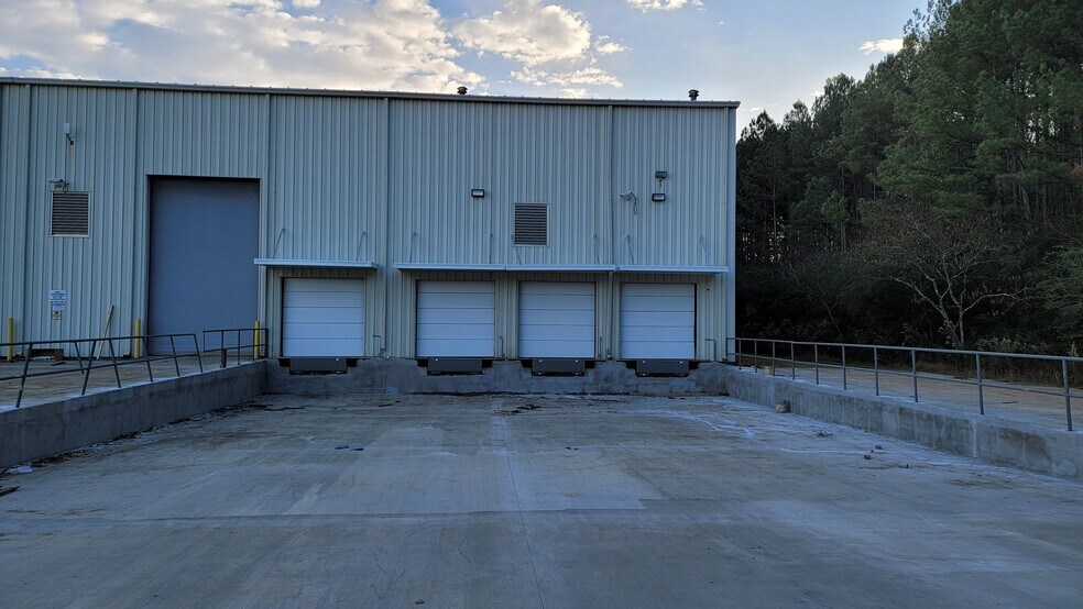 More Photos Of 1206 26th St, Cullman Manufacturing For Lease