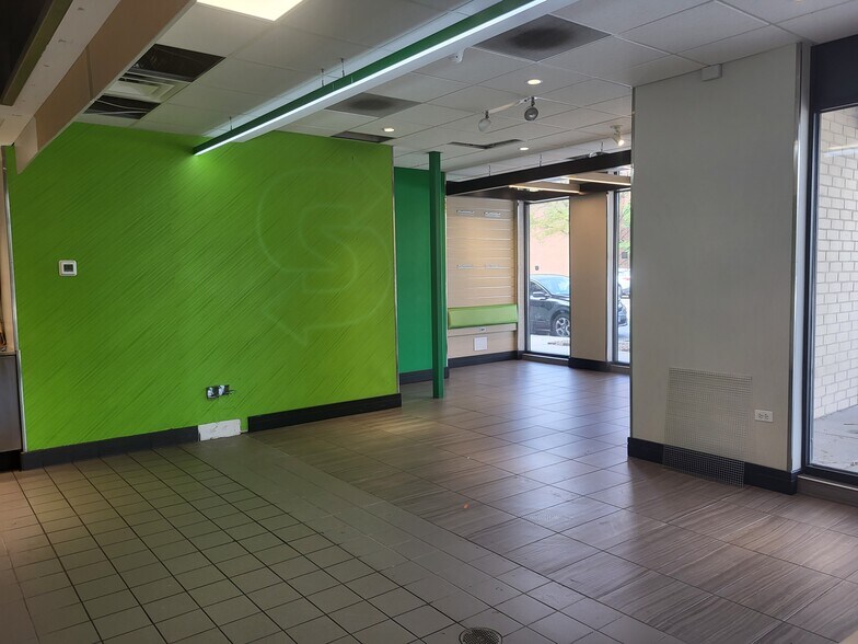 More Photos Of 1125 N Western Ave, Chicago Storefront Retail Office For Lease