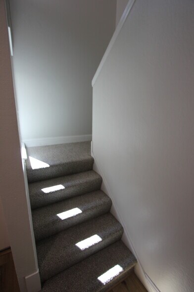 More Photos Of 1327 Montego, Walnut Creek Apartments For Sale