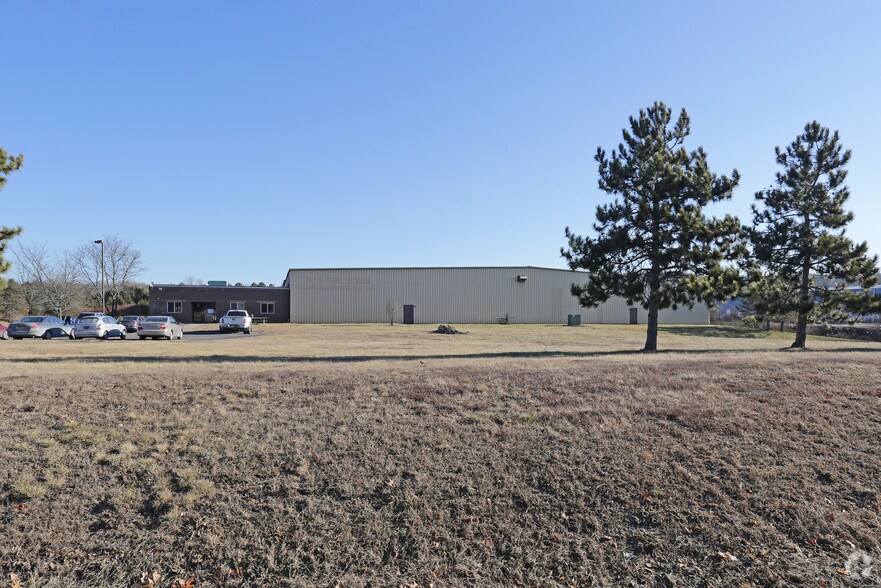 More Photos Of 1210 Route 9, South Schodack Warehouse For Lease