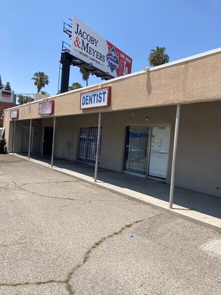 More Photos Of 17718-17724 Sherman Way, Reseda Storefront For Lease
