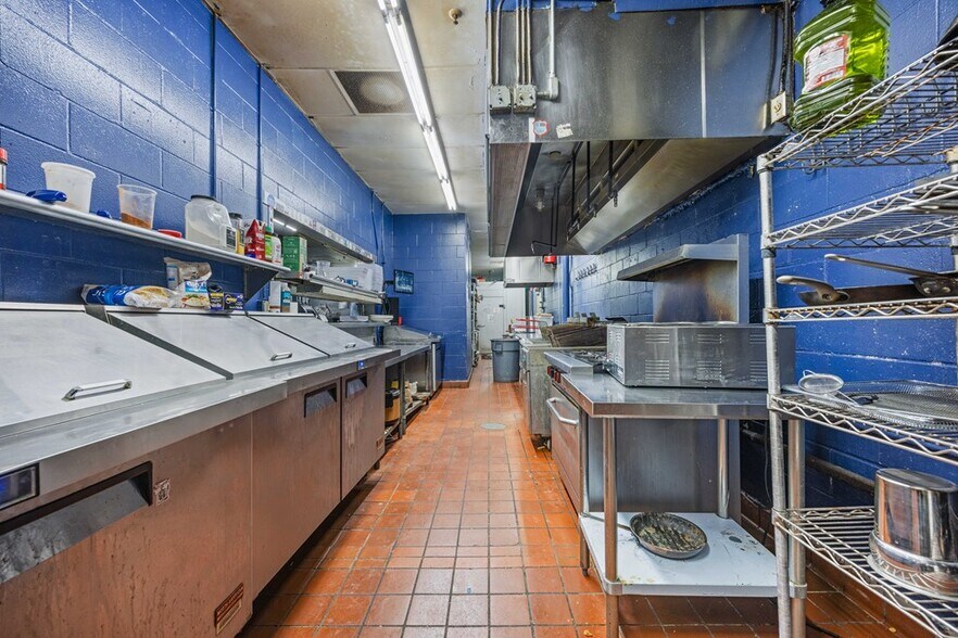 More Photos Of 1405 Gornto Rd, Valdosta Restaurant For Sale