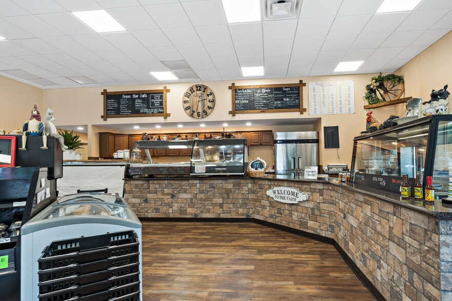 More Photos Of 499 State Rd, Plymouth Restaurant For Sale