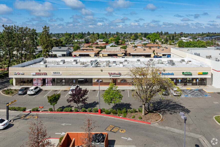 More Photos Of 247-293 Academy Ave, Sanger Freestanding For Lease