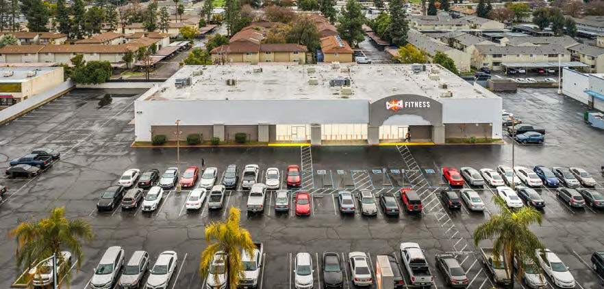 More Photos Of 284 W Shaw Ave, Clovis Freestanding For Sale