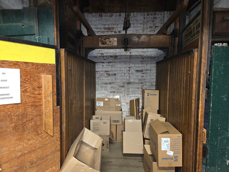 More Photos Of 39 St James St, Kingston Storefront Retail Office For Sale