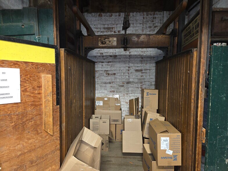More Photos Of 39 St James St, Kingston Storefront Retail Office For Sale