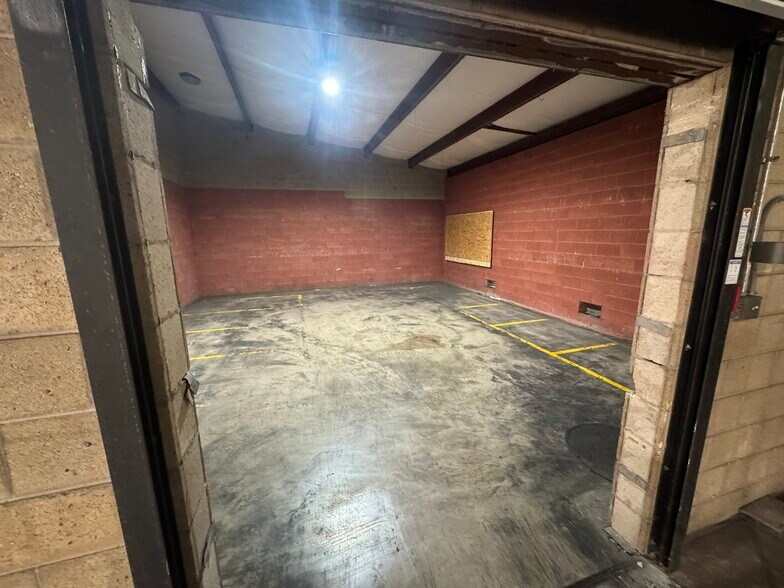 More Photos Of 4616 Enterprise Dr, Bartonville Industrial For Sale