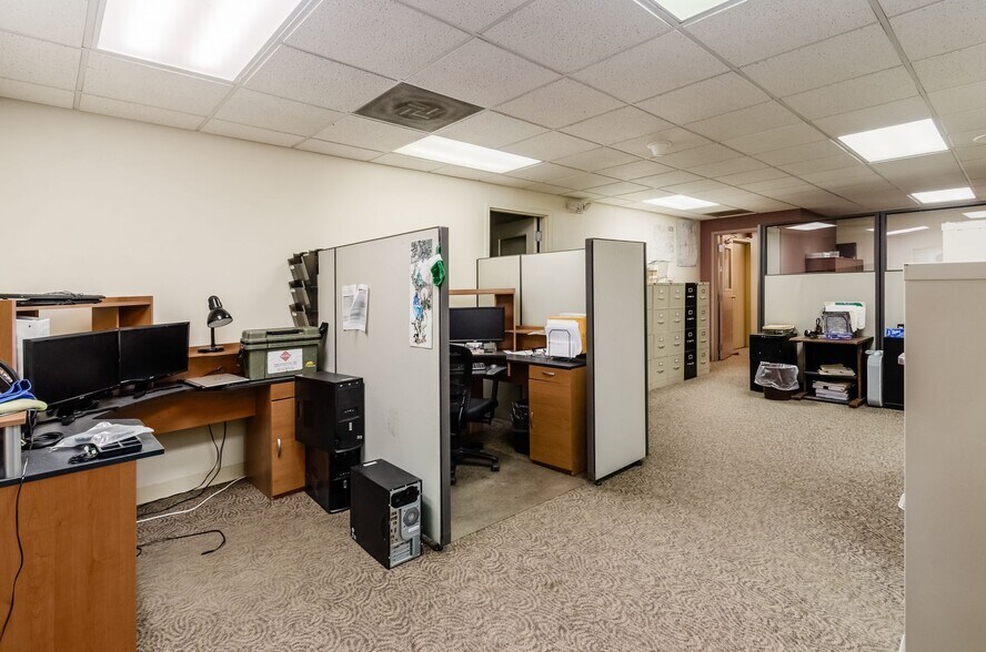 More Photos Of 2860 Fisher Rd, Columbus Unknown For Lease