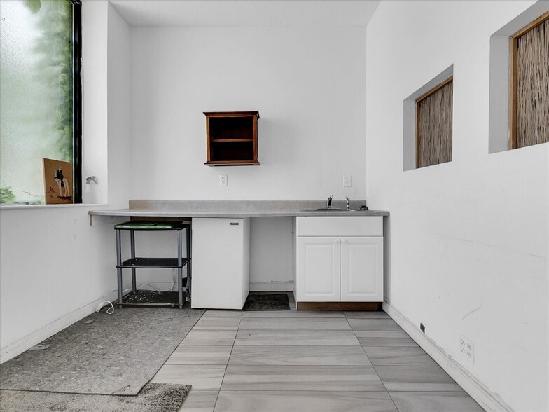 More Photos Of 81 Boylston St, Brookline Storefront For Sale
