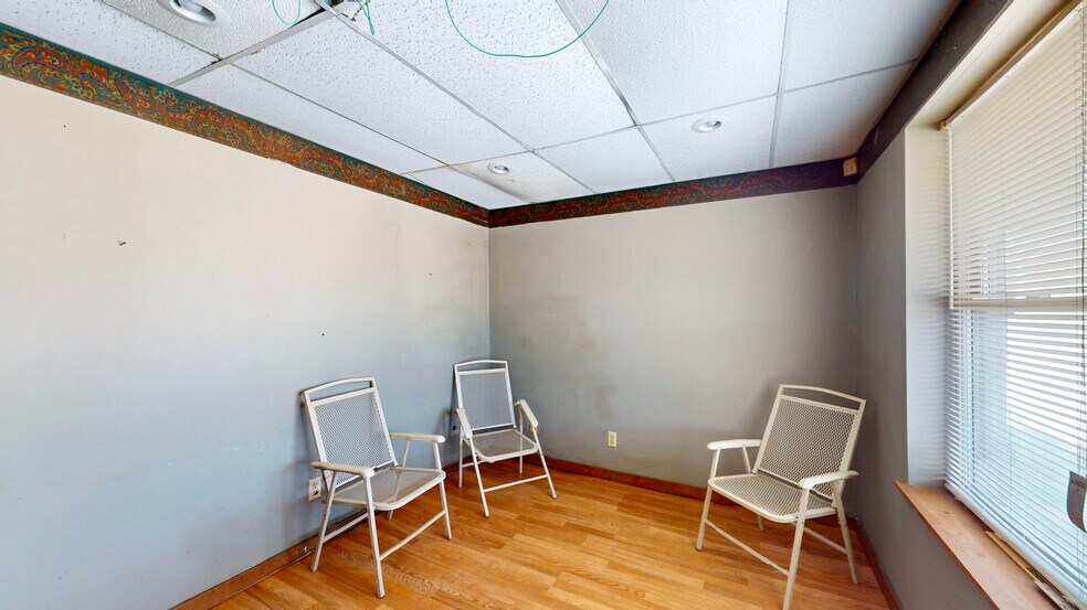 More Photos Of 5534/5546 Waterlevel Hwy, Cleveland Light Distribution For Sale