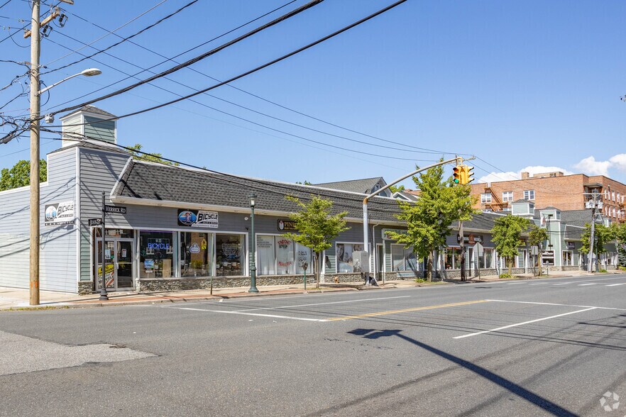 Primary Photo Of 476-500 Merrick Rd, Lynbrook Unknown For Lease