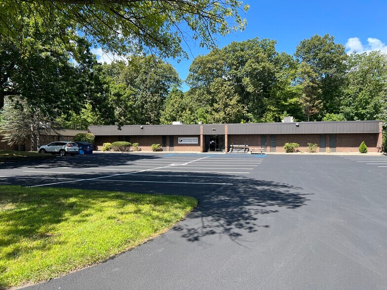 Primary Photo Of 14 Computer Dr W, Colonie Office For Lease