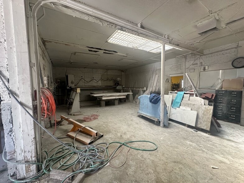 More Photos Of 815 S Cicero Ave, Chicago Light Manufacturing For Sale