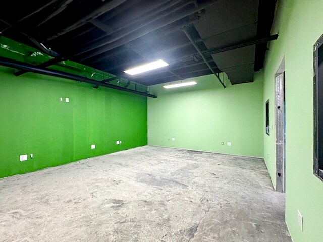 More Photos Of 201 E Illinois Ave, Midland Office For Sale