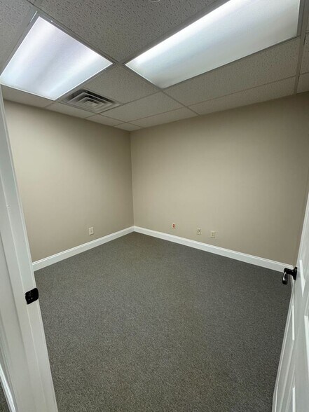 More Photos Of 1369 W Andrew Johnson Hwy, Morristown Medical For Lease