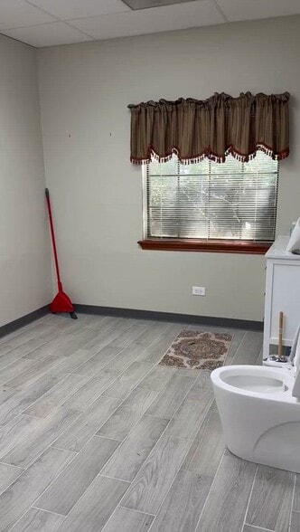 More Photos Of 310 FM 517 W rd, Dickinson Medical For Sale