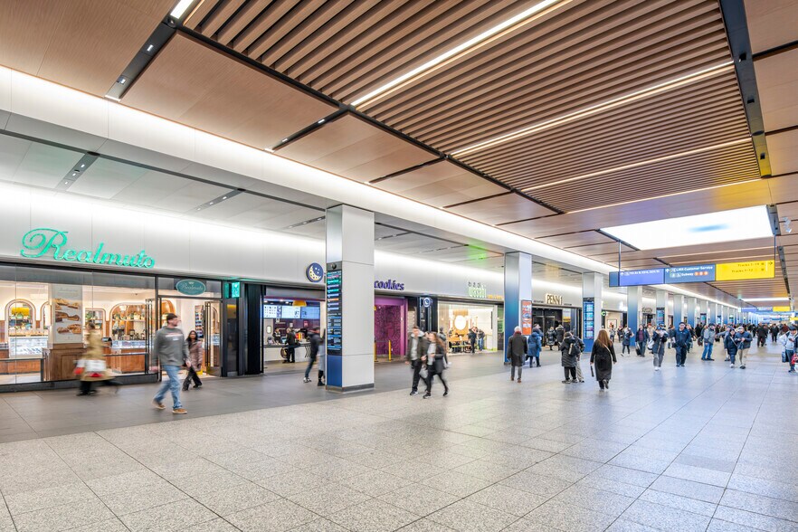Primary Photo Of PENN STATION, New York General Retail For Lease