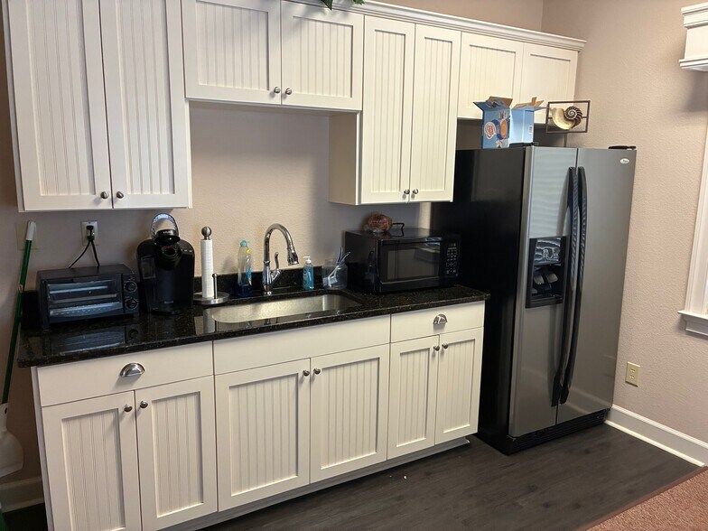 More Photos Of 1880 W City Dr, Elizabeth City Medical For Sale