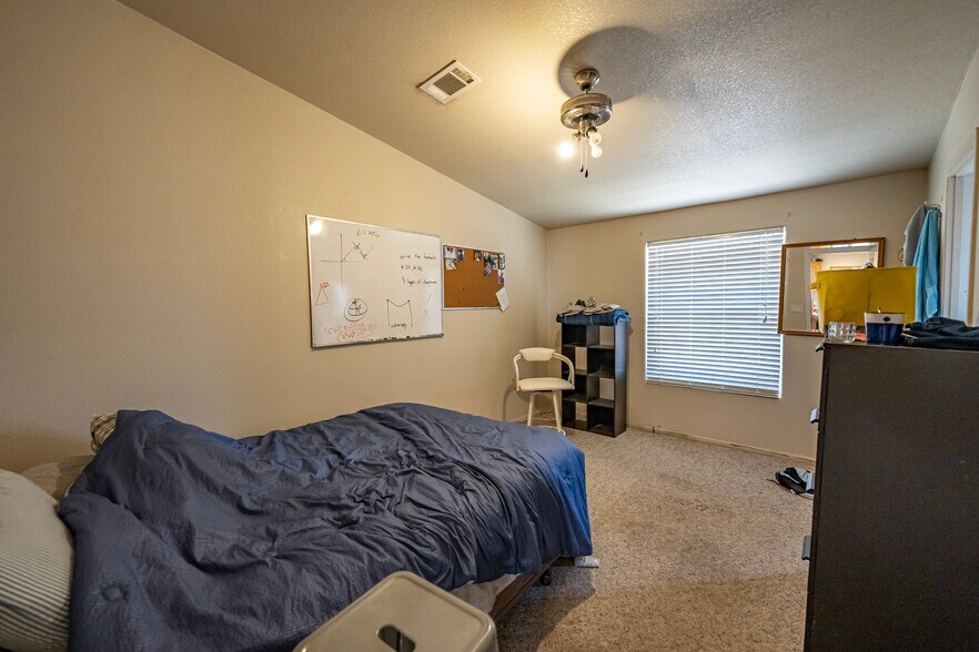 More Photos Of 5221 Hwy 68, Golden Valley Flex For Sale