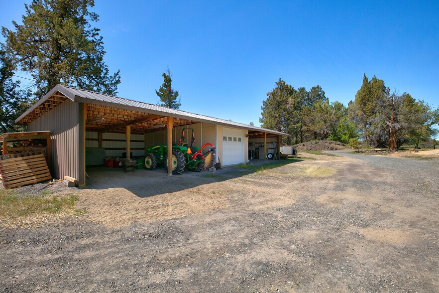 More Photos Of 61212 Obernolte Rd, Bend Specialty For Sale