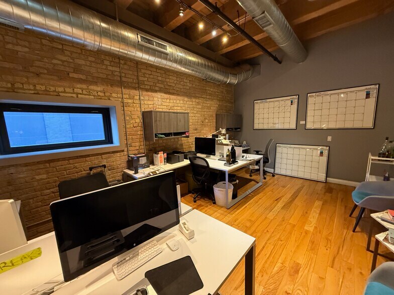 More Photos Of 106 N Aberdeen St, Chicago Office Residential For Sale