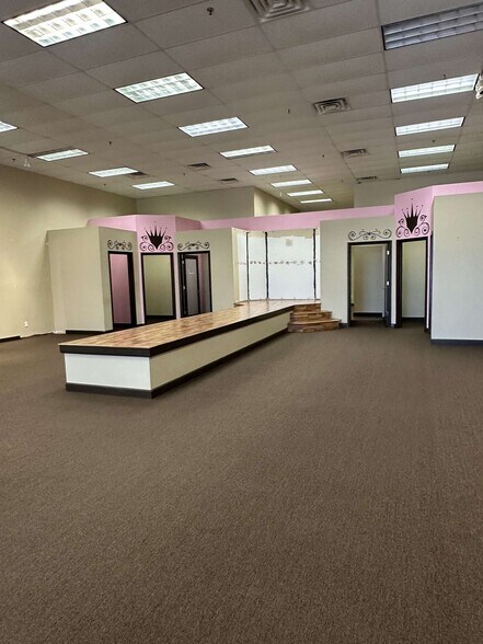 More Photos Of 655 County Road 17, Elkhart Unknown For Lease
