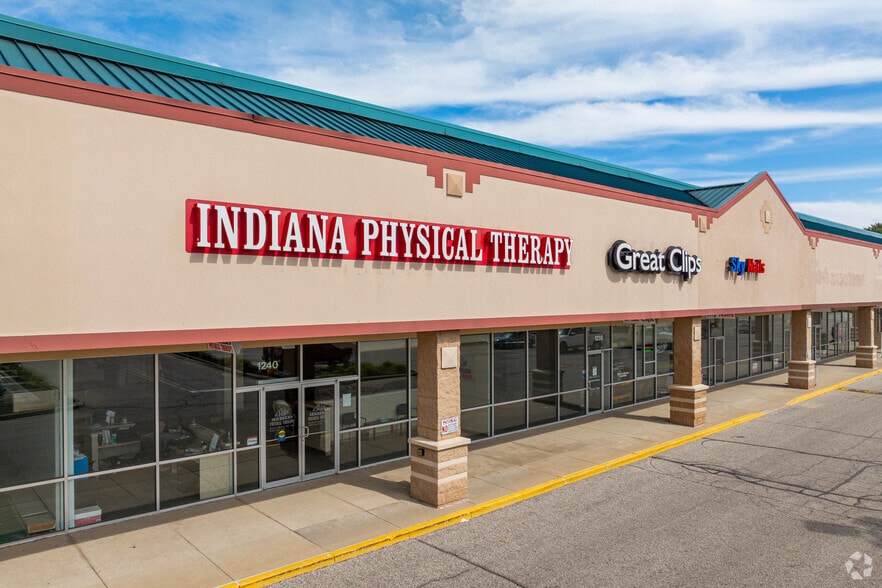 More Photos Of 1200-1252 N Nappanee St, Elkhart Unknown For Lease