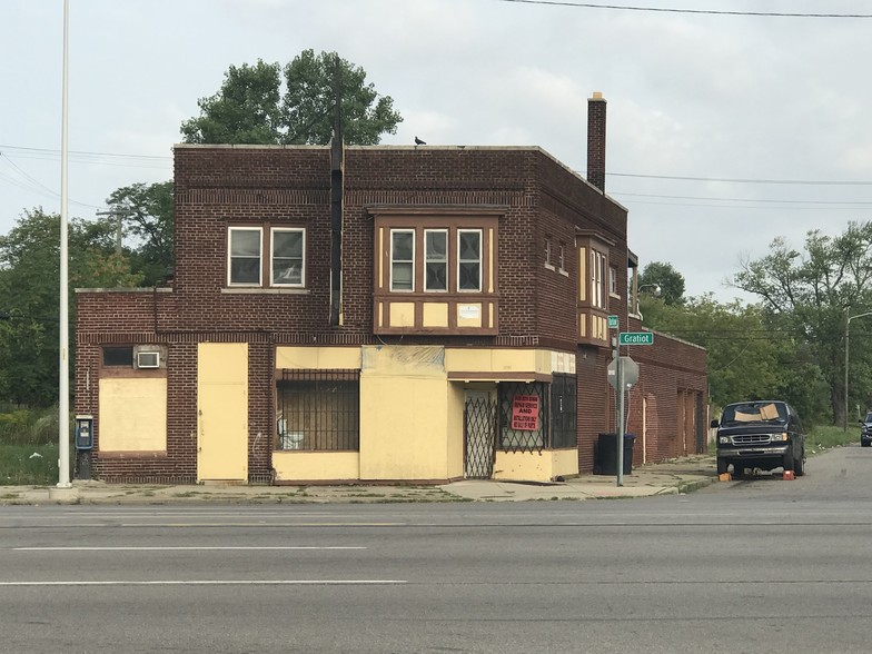 Primary Photo Of 12595 Gratiot Ave, Detroit Storefront For Sale