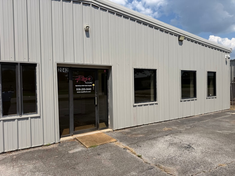 More Photos Of 2042 Fisher St, Huntsville Warehouse For Lease