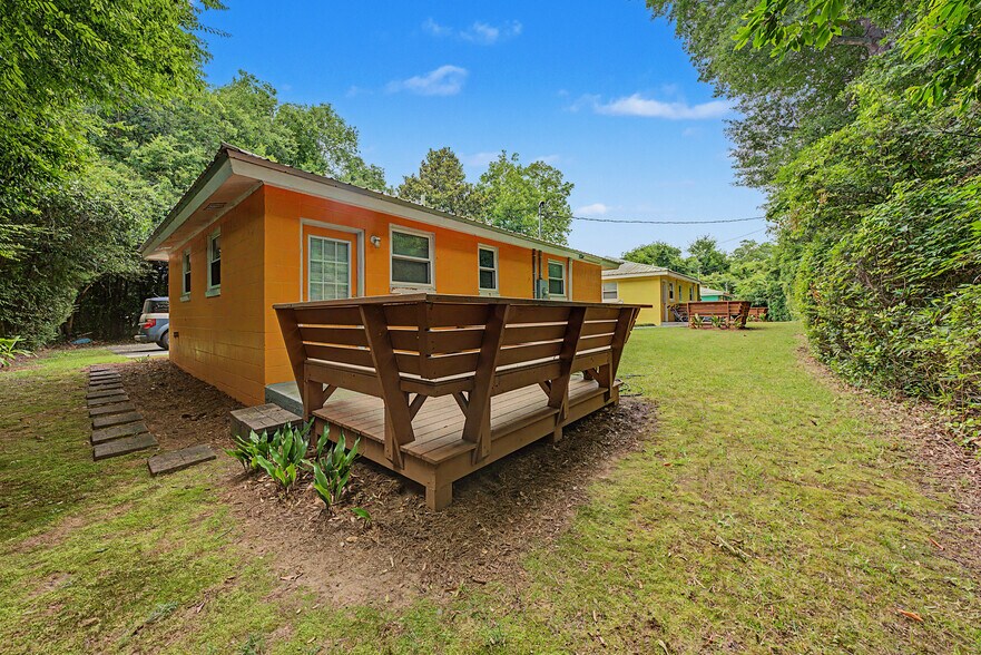 More Photos Of 559 Pulaski St, Athens Specialty For Sale