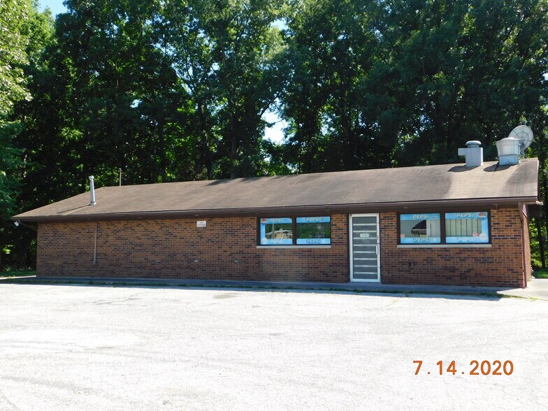 Primary Photo Of 372 W Vincennes Trl, Pekin Specialty For Sale