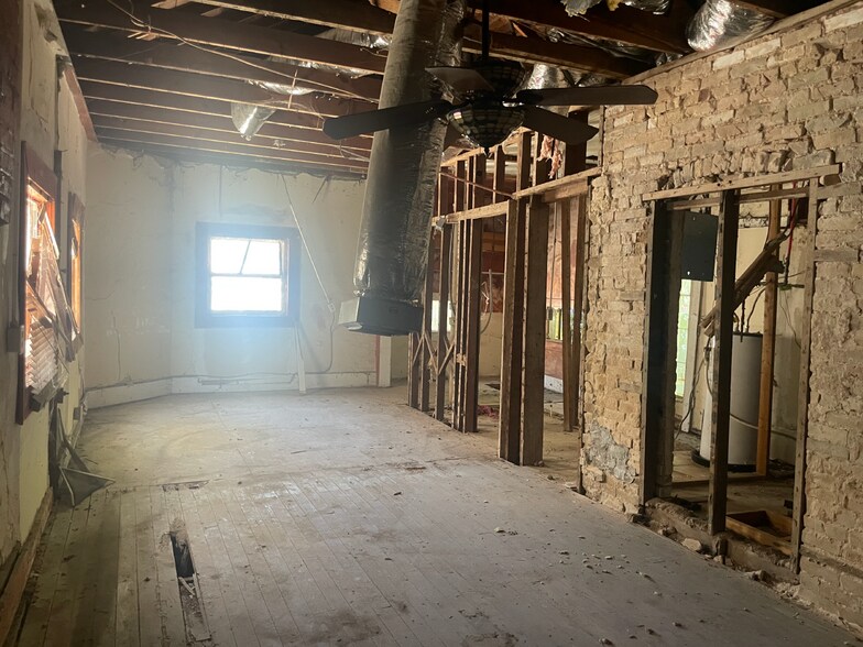 More Photos Of 233 W Travis St, San Antonio Storefront Retail Office For Sale