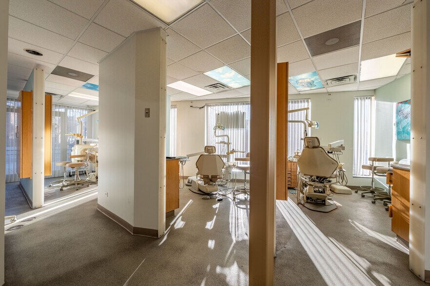 More Photos Of 875 N Milwaukee Ave, Chicago Storefront Retail Residential For Sale