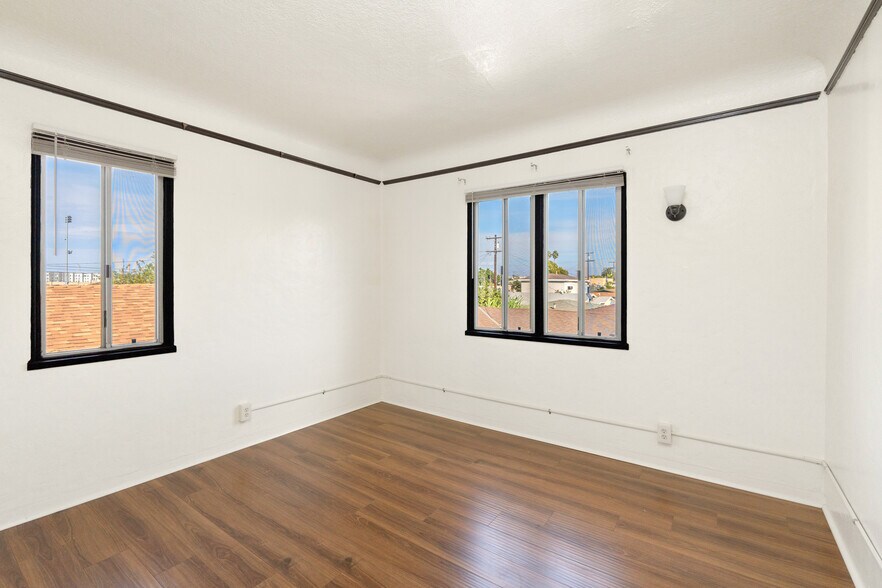 More Photos Of 817 E New York St, Long Beach Multifamily For Sale