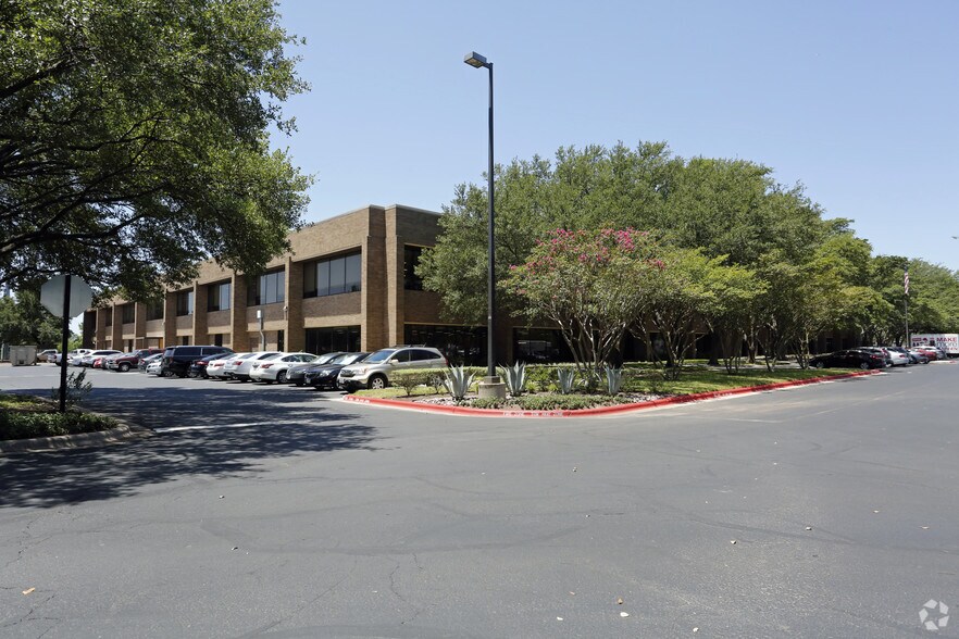 More Photos Of 5900 E Ben White Blvd, Austin Office For Lease