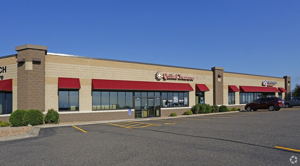 More Photos Of 14140-14198 Northdale Blvd, Rogers Showroom For Lease