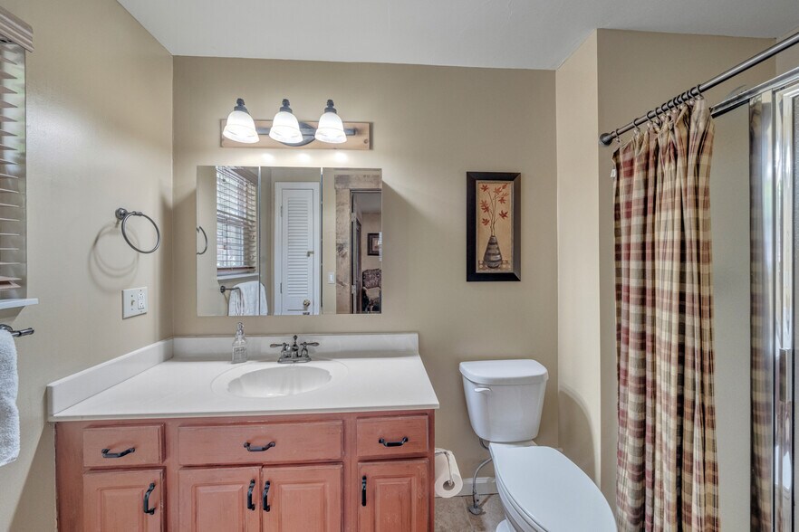 More Photos Of 2003 Bend of the Riv, Hiawassee Specialty For Sale