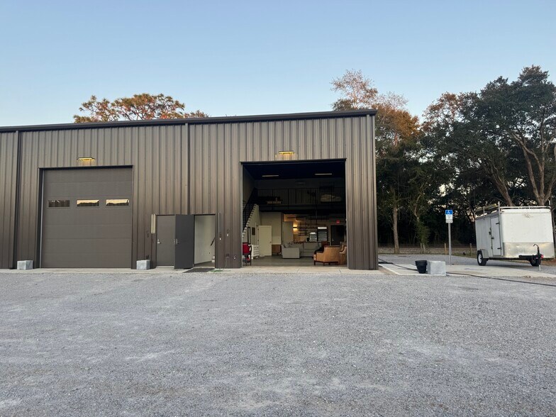 More Photos Of 1507 Marcus Pointe Blvd, Pensacola Flex For Sale