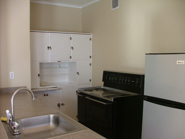 More Photos Of 317 E 38th St, Indianapolis Apartments For Sale