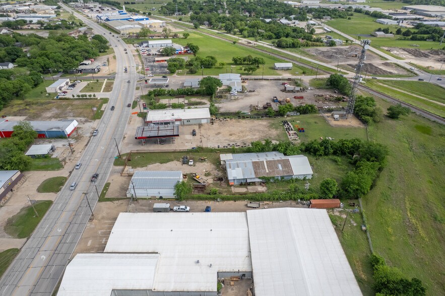 More Photos Of 1003 S Kaufman St, Ennis Warehouse For Sale
