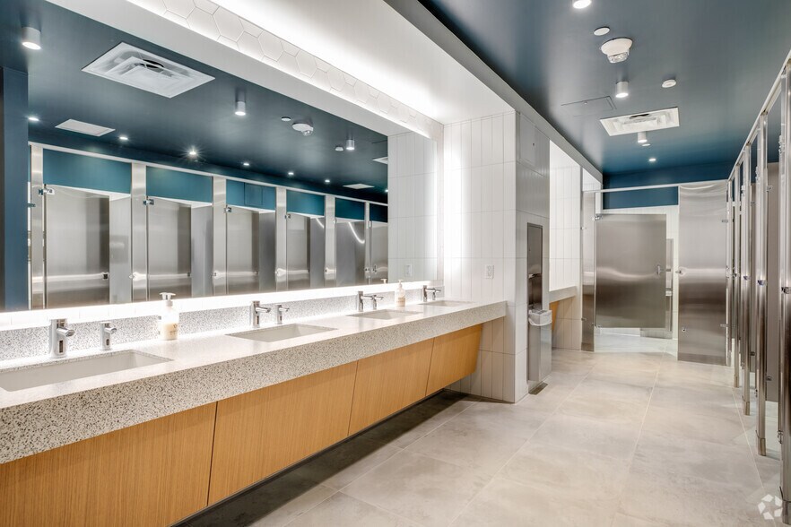 More Photos Of 20022 N 31st Ave, Phoenix Office For Lease