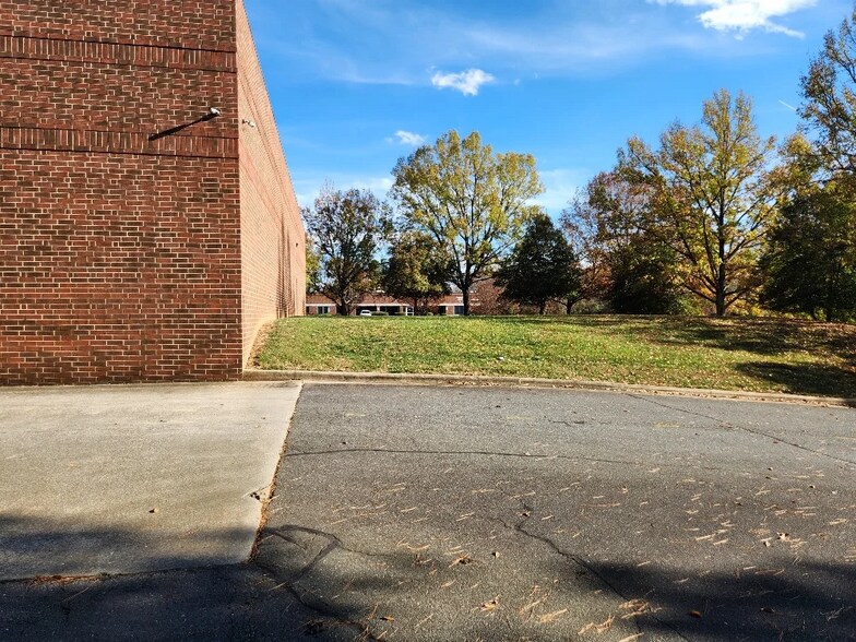 More Photos Of 750 Imperial Ct, Charlotte Distribution For Sale