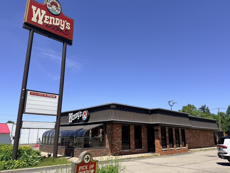 More Photos Of 3170 Elizabeth Lake Rd, Waterford Fast Food For Lease