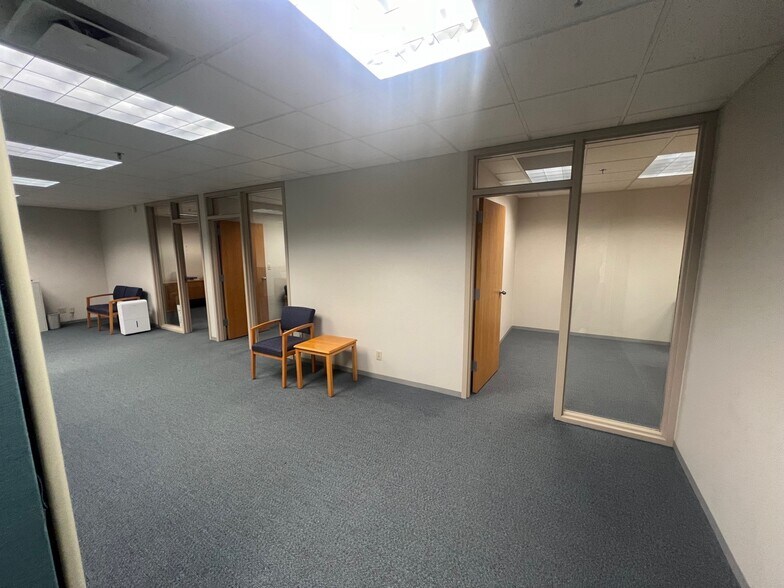 More Photos Of 5525 Green Bay Rd, Kenosha Office For Lease