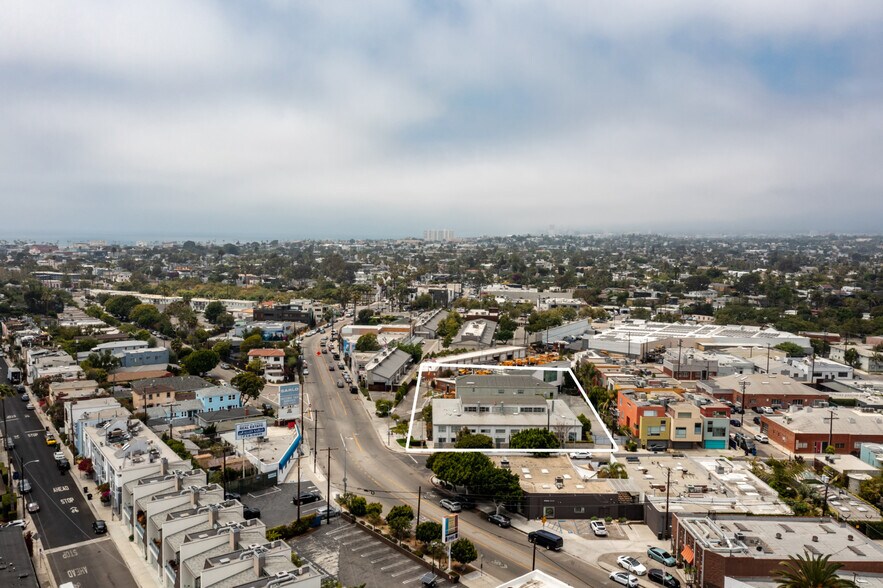More Photos Of 2100 Abbot Kinney Blvd, Venice Office For Lease