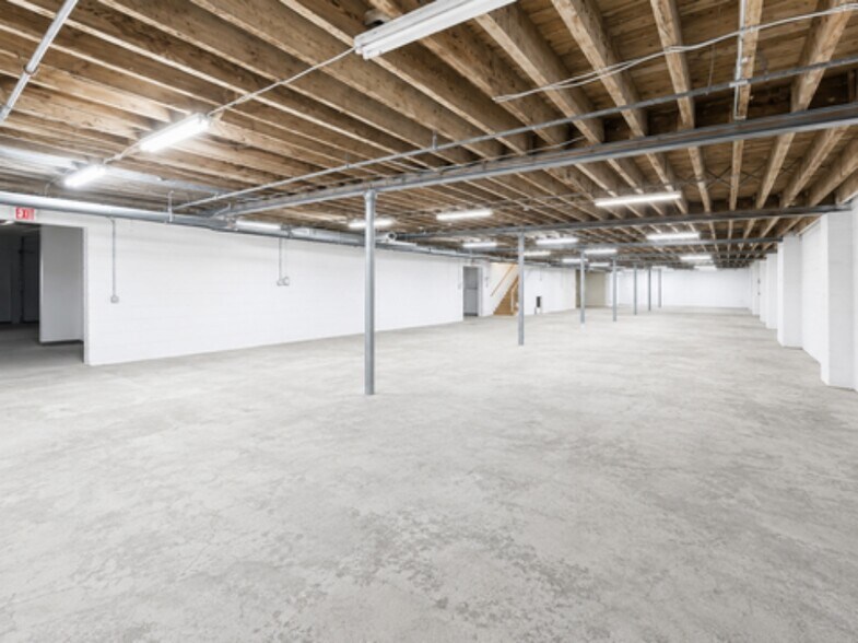 More Photos Of 460 N Black Horse Pike, Blackwood Light Distribution For Sale