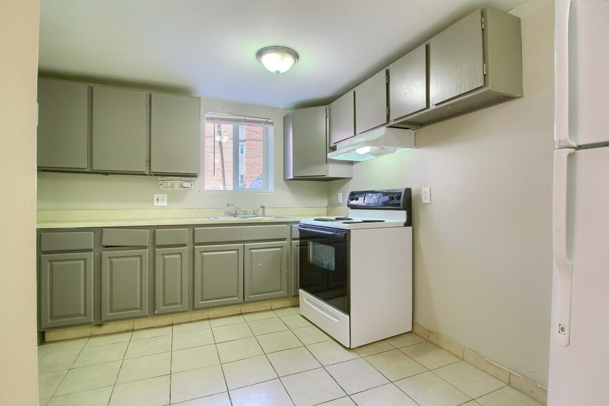 More Photos Of 1345-1363 Yosemite St, Denver Apartments For Sale