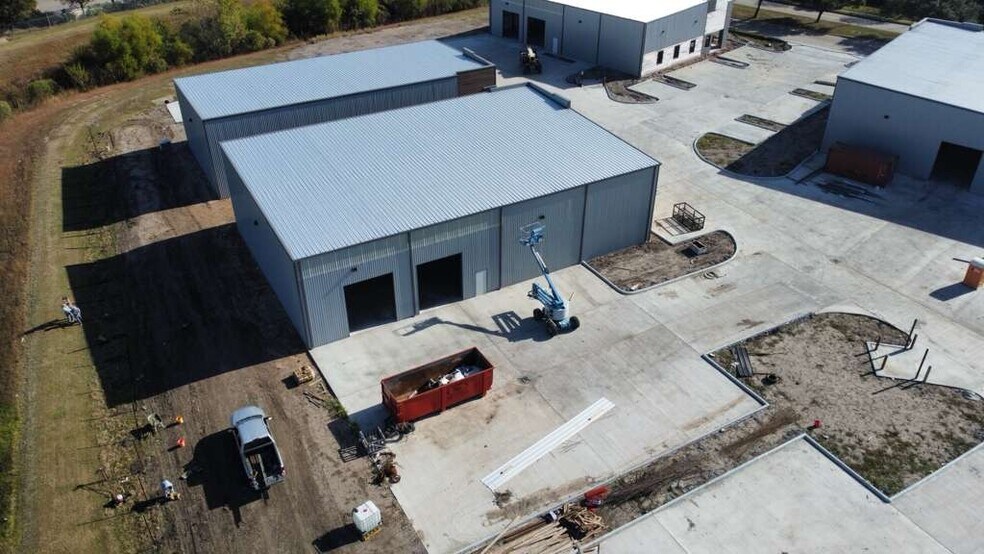 More Photos Of 13620 S Gessner Rd, Missouri City Warehouse For Lease